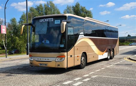 lucketts watford coaches.